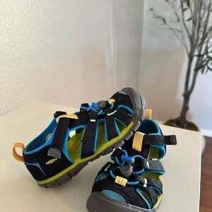 KEEN Newport H2 Water Shoes for Kids Black and Blue